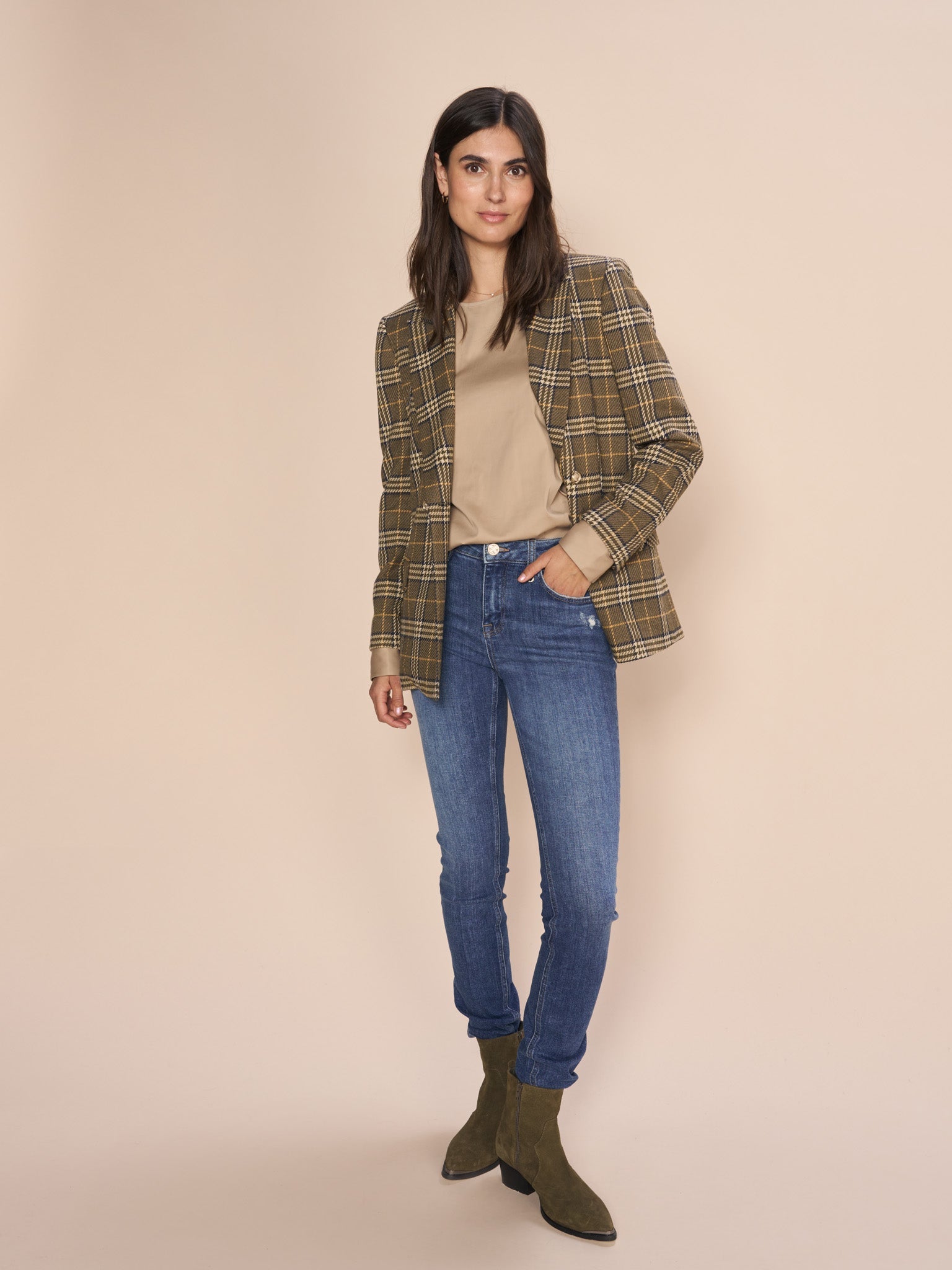 Modelshot / Blue / Detail